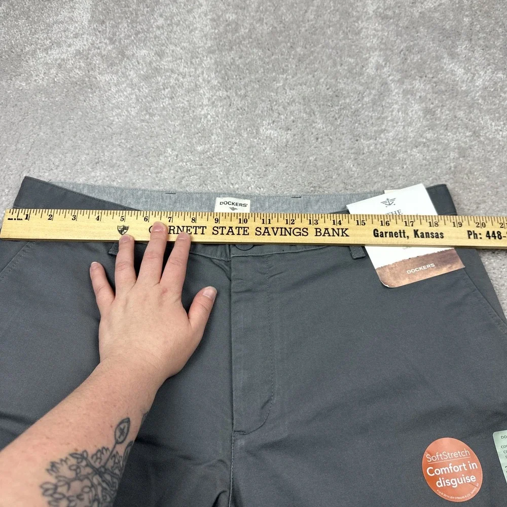 Dockers nwt broken